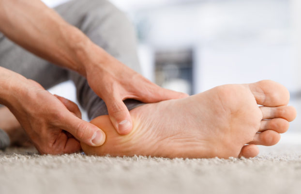 Fersensporn (Plantarfasziitis): Ursachen, Symptome & Behandlung