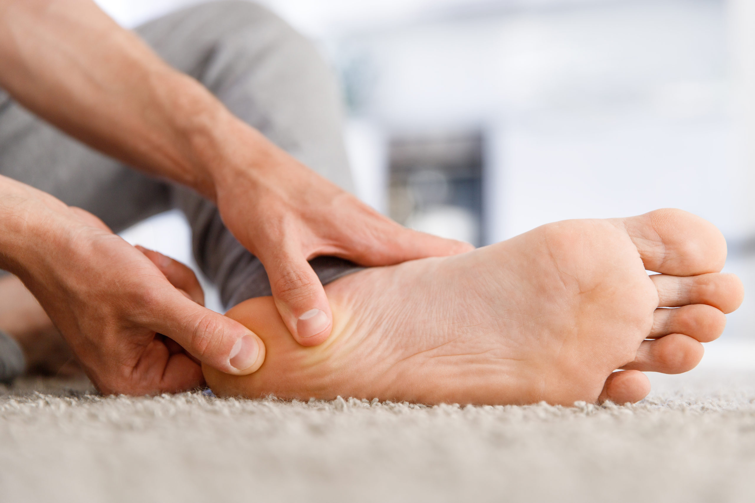 Fersensporn (Plantarfasziitis): Ursachen, Symptome & Behandlung